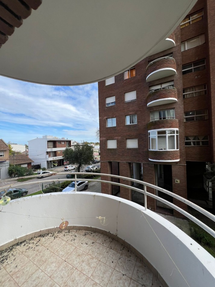 EN ALQUILER 4 AMBIENTES