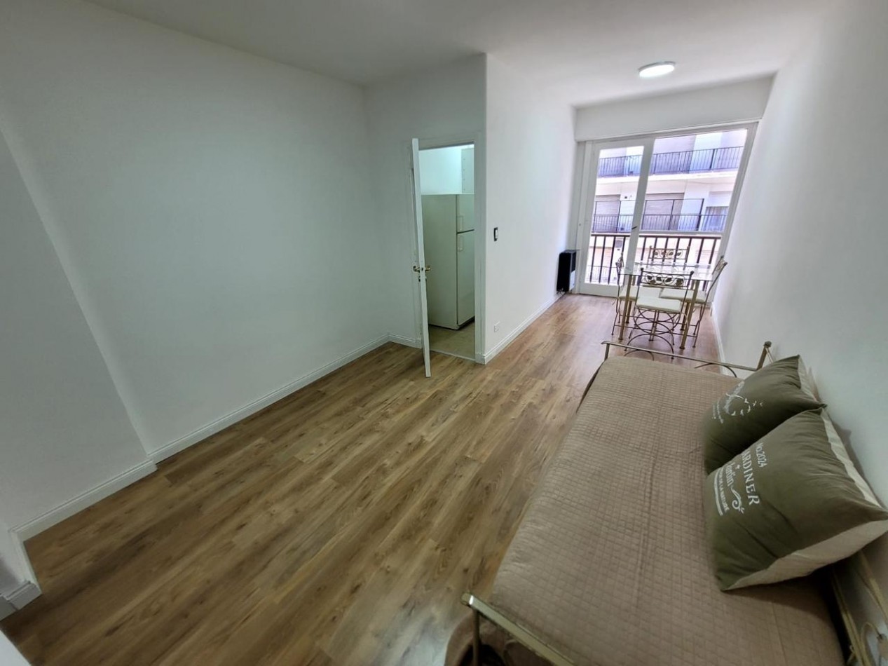 VENTA - DEPTO UN AMBIENTE - FRENTE - BALCON