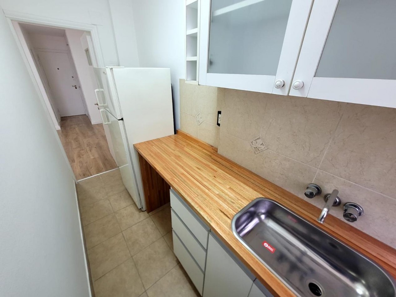 VENTA - DEPTO UN AMBIENTE - FRENTE - BALCON