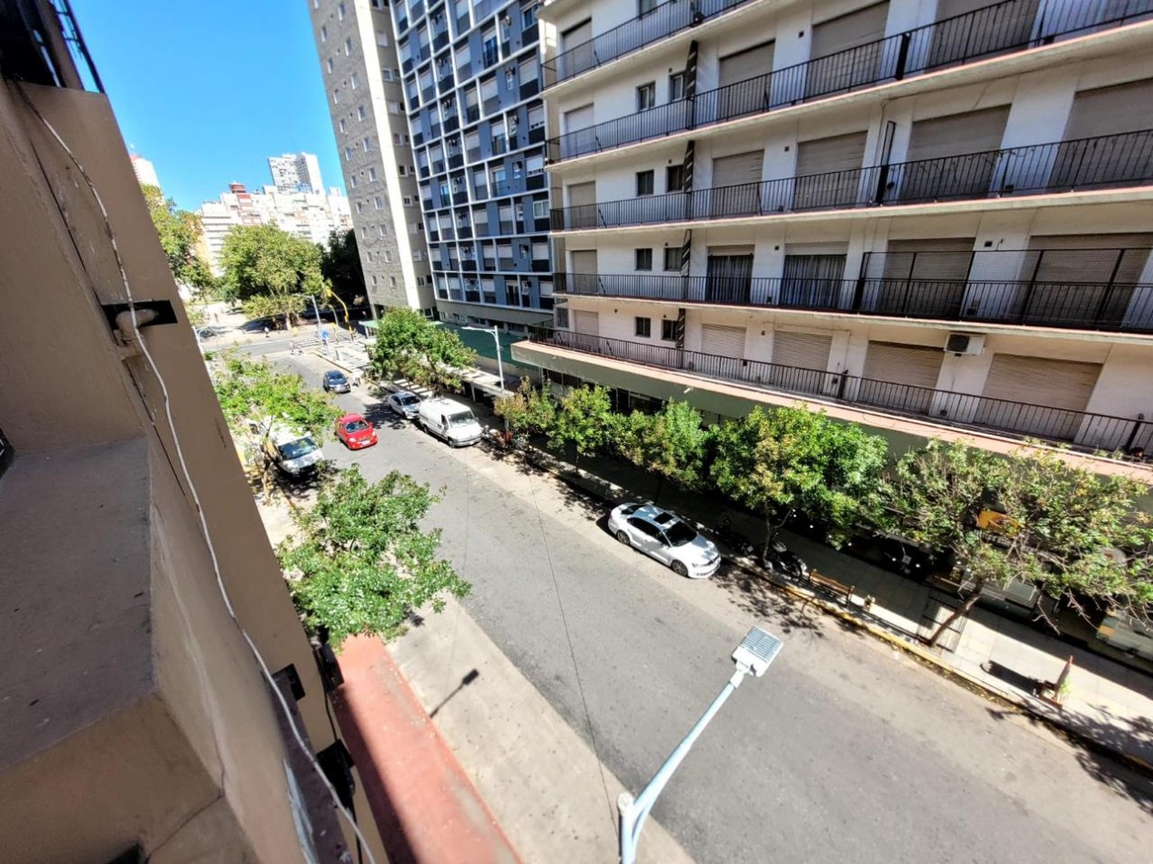 VENTA - DEPTO UN AMBIENTE - FRENTE - BALCON