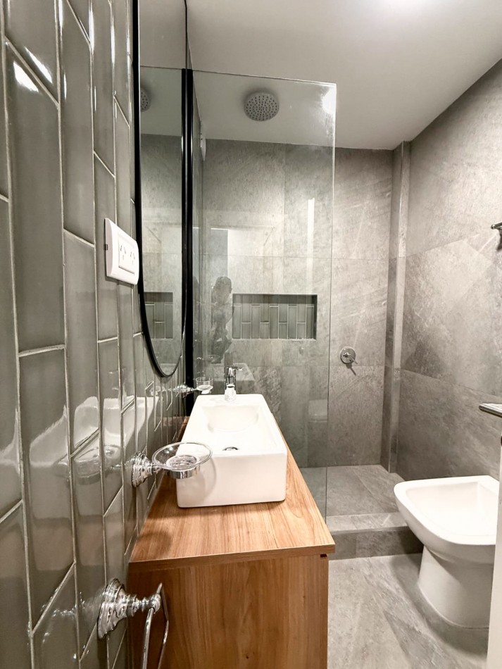 EN VENTA DEPARTAMENTO DE 3 AMBIENTES A LA CALLE CON BALCON