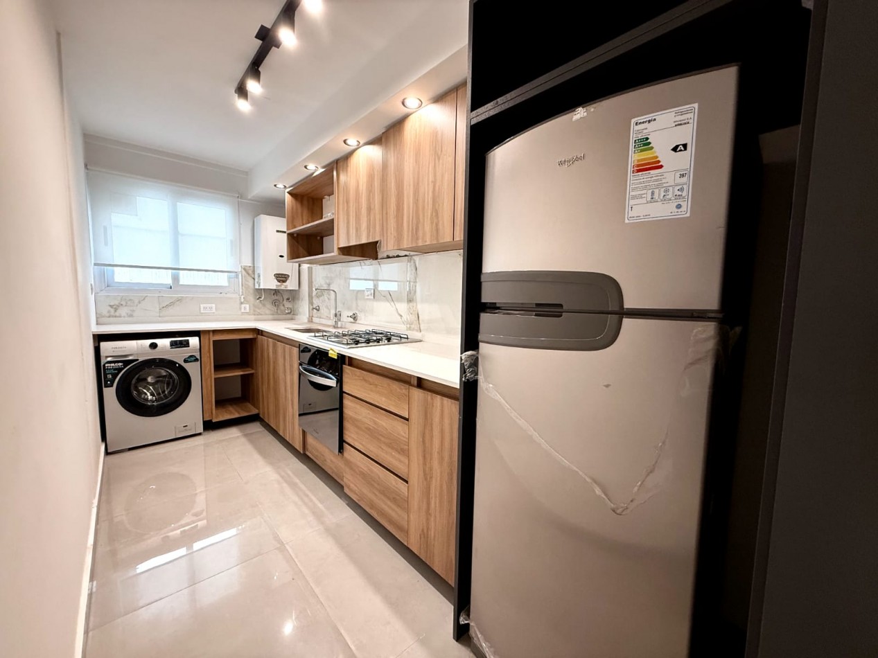 EN VENTA DEPARTAMENTO DE 3 AMBIENTES A LA CALLE CON BALCON