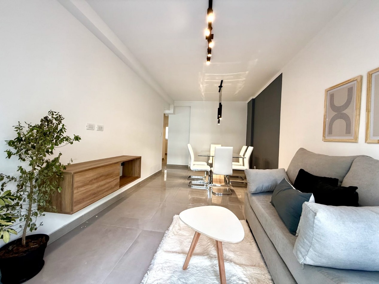 EN VENTA DEPARTAMENTO DE 3 AMBIENTES A LA CALLE CON BALCON