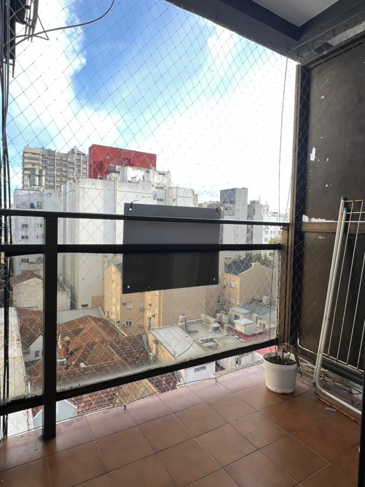 VENTA - DEPTO UN AMBIENTE - FRENTE - BALCON