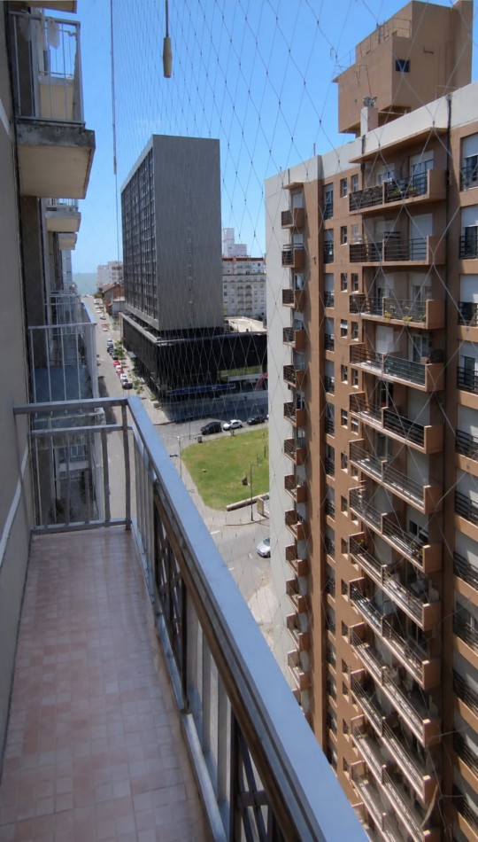 VENTA - DEPTO DOS AMBIENTES - BALCON CORRIDO