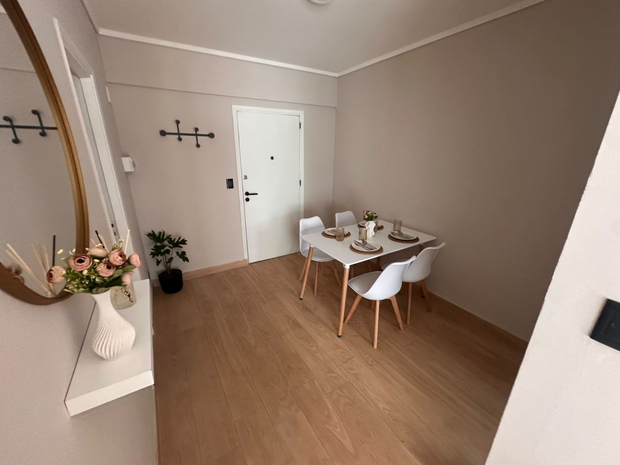VENTA - AMBIENTE Y MEDIO - BALCON
