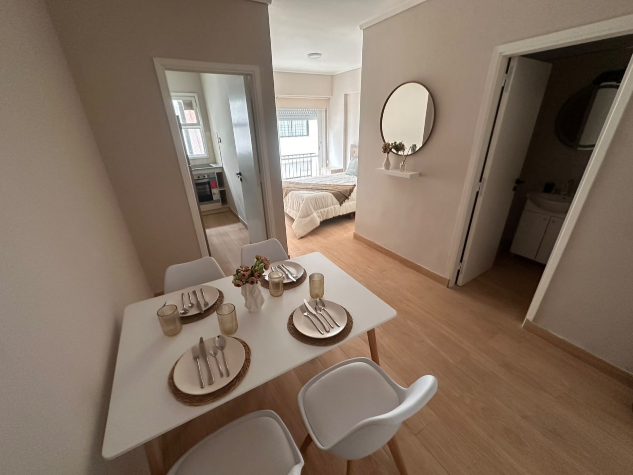 VENTA - AMBIENTE Y MEDIO - BALCON