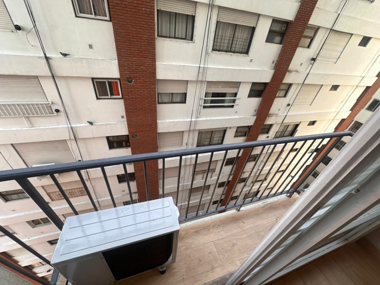 VENTA - AMBIENTE Y MEDIO - BALCON