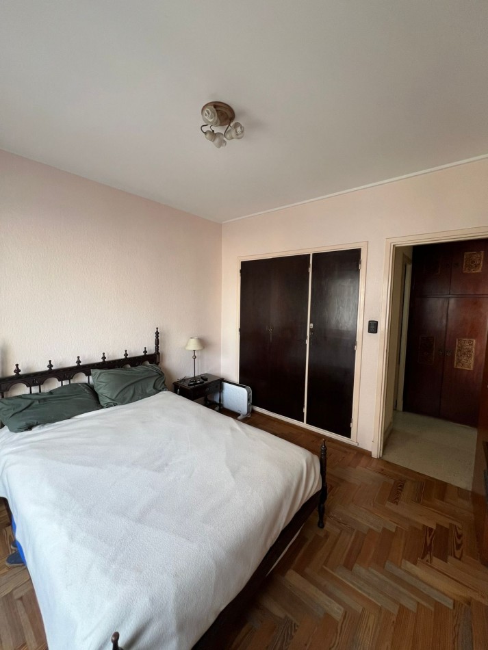 VENTA - DEPTO DOS AMBIENTES - FRENTE - BALCON 