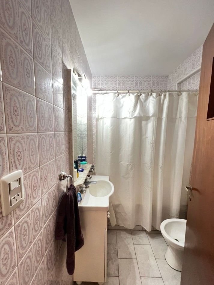 VENTA - DEPTO DOS AMBIENTES - FRENTE - BALCON 