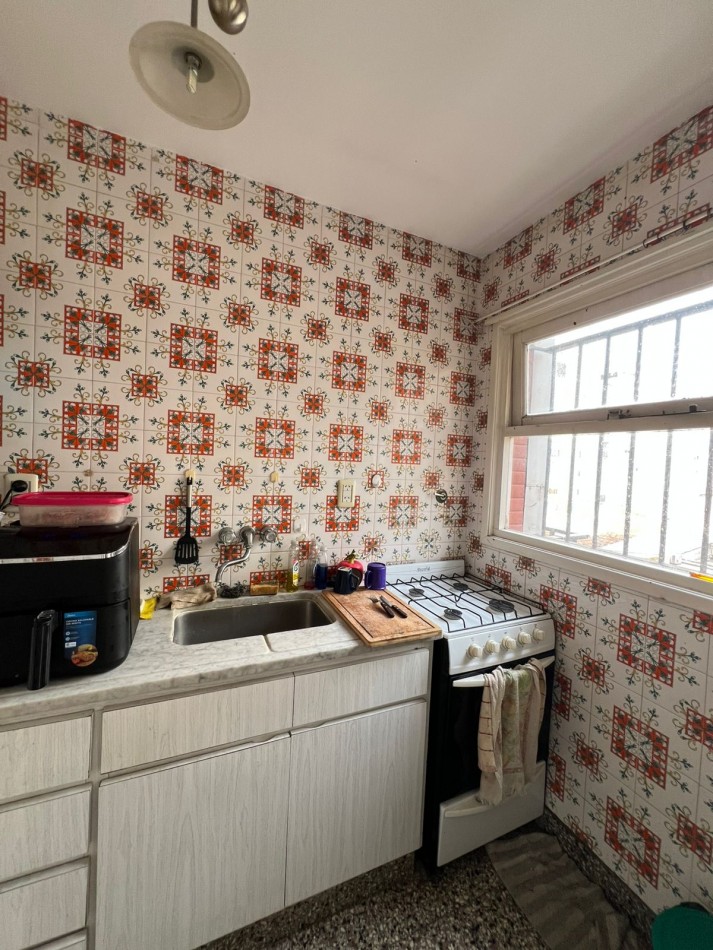 VENTA - DEPTO DOS AMBIENTES - FRENTE - BALCON 