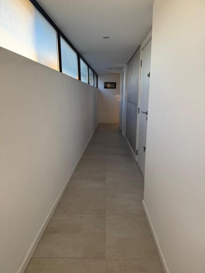 VENTA - DEPTO TRES AMBIENTES - VISTA AL MAR - BALCON - COCHERA 