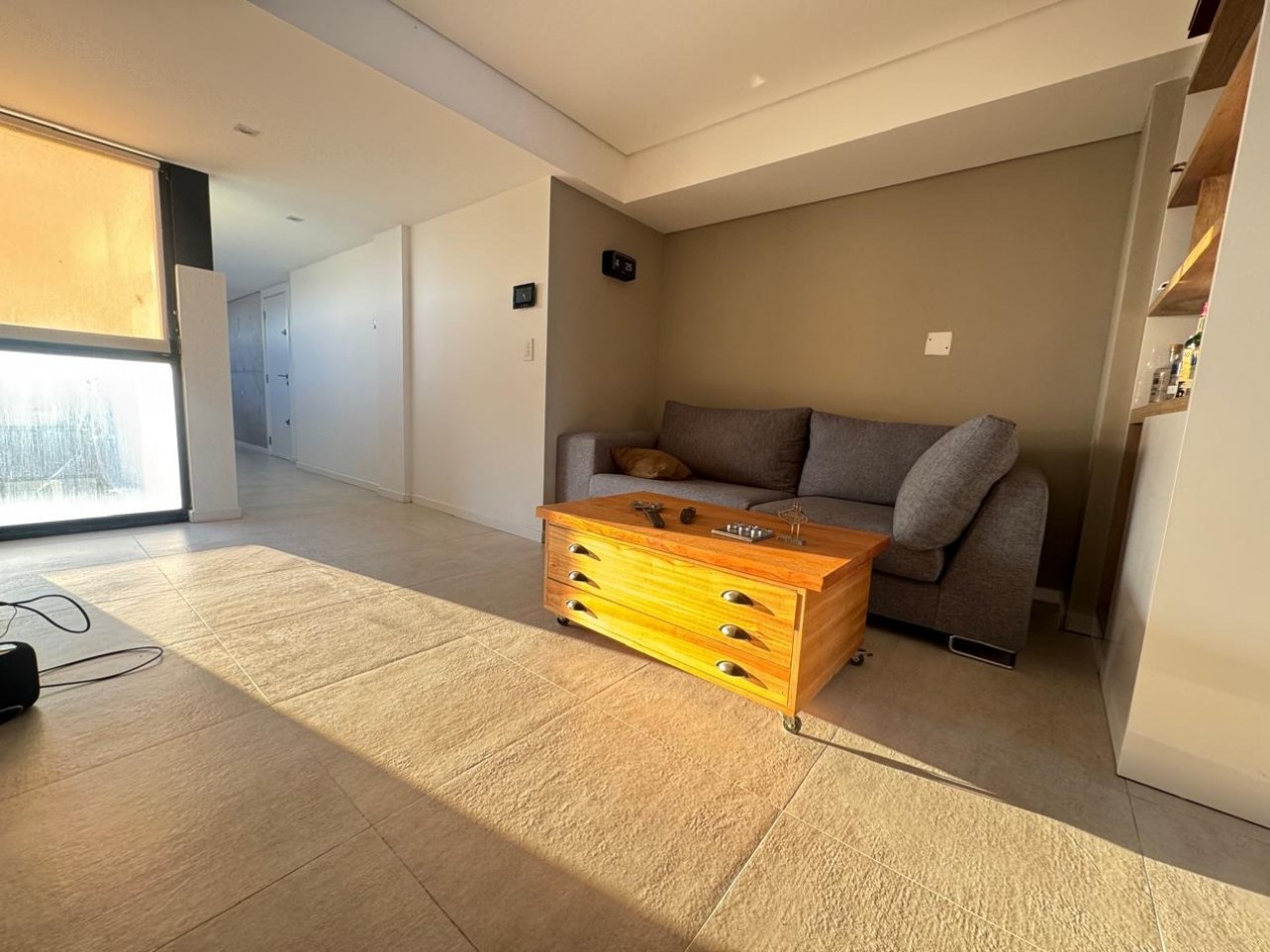 VENTA - DEPTO TRES AMBIENTES - VISTA AL MAR - BALCON - COCHERA 