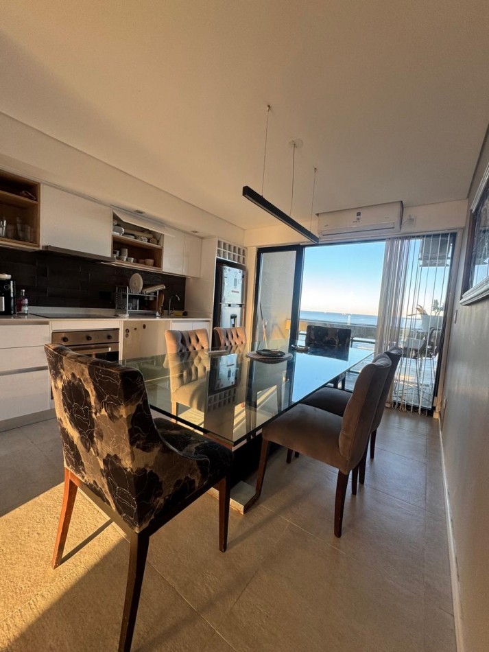 VENTA - DEPTO TRES AMBIENTES - VISTA AL MAR - BALCON - COCHERA 