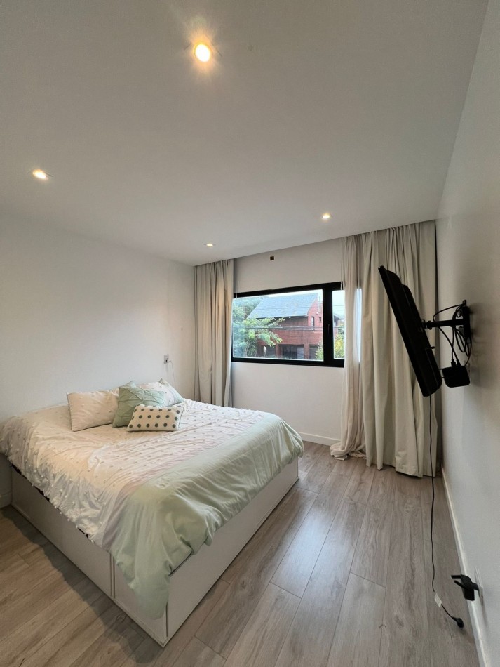 EN VENTA DUPLEX 3 AMBIENTES CON PATIO Y COCHERA