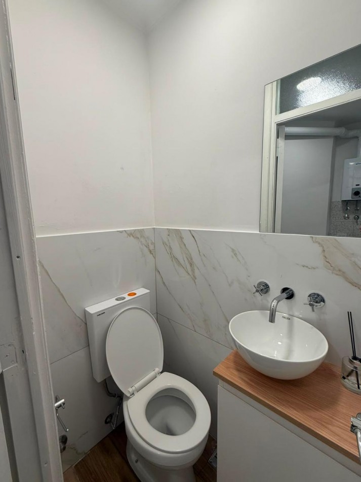 EN VENTA DEPTO DE 2 AMBIENTES CON DEPENDENCIA 