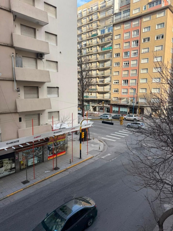 EN VENTA DEPTO DE 2 AMBIENTES CON DEPENDENCIA 