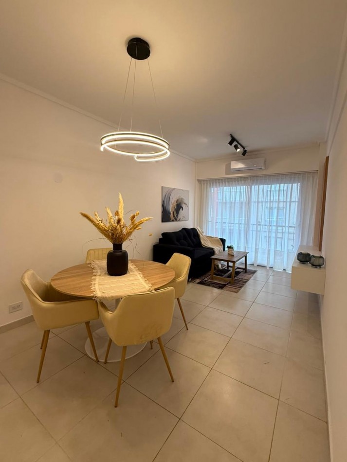EN VENTA DEPTO DE 2 AMBIENTES CON DEPENDENCIA 