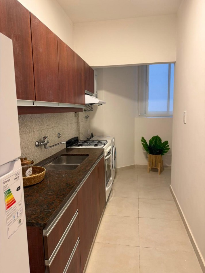EN VENTA DEPTO DE 2 AMBIENTES CON DEPENDENCIA 