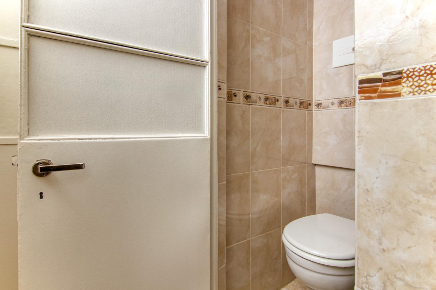 VENTA DEPTO 3 AMBIENTES CON DEPENDENCIA A LA CALLE.
