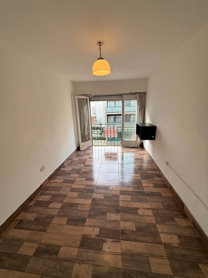 VENTA - MONOAMBIENTE EN ESTADO ORIGINAL A LA CALLE - ZONA ALDREY 