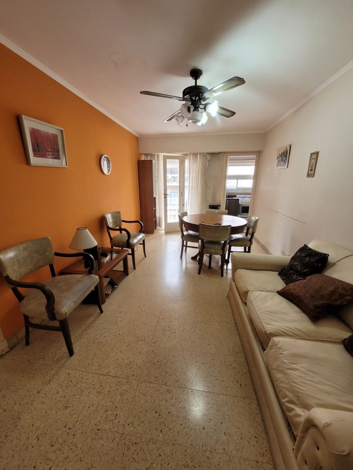 VENTA - DEPTO DOS AMBIENTES - FRENTE - BALCON - PLAZA COLON
