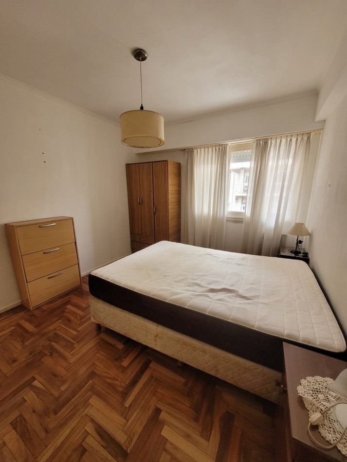 VENTA - DEPTO DOS AMBIENTES - FRENTE - BALCON - PLAZA COLON