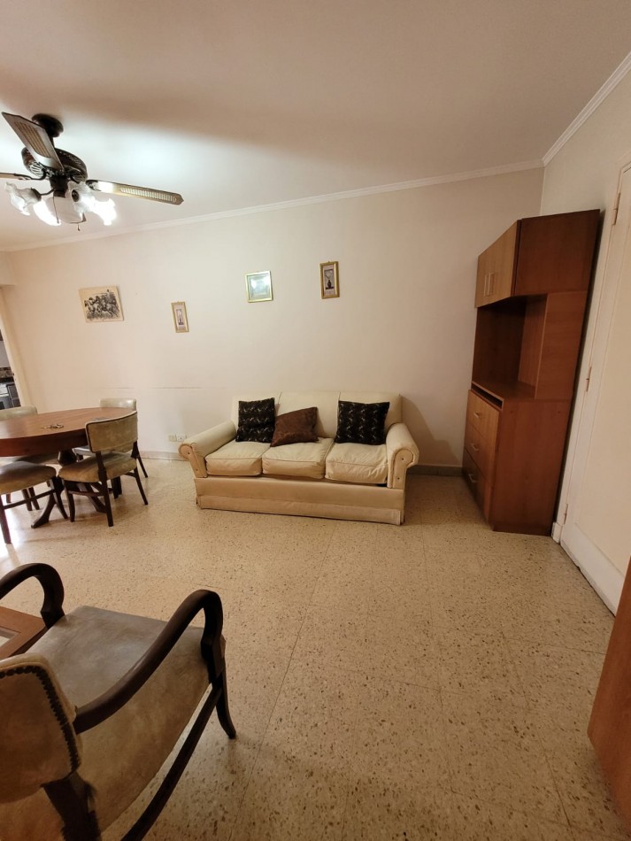 VENTA - DEPTO DOS AMBIENTES - FRENTE - BALCON - PLAZA COLON