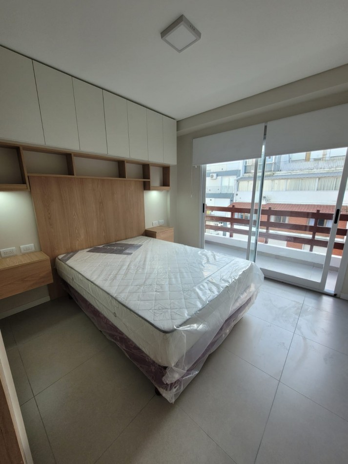 VENTA - DEPTO DOS AMBIENTES - FRENTE - PLAZA COLON