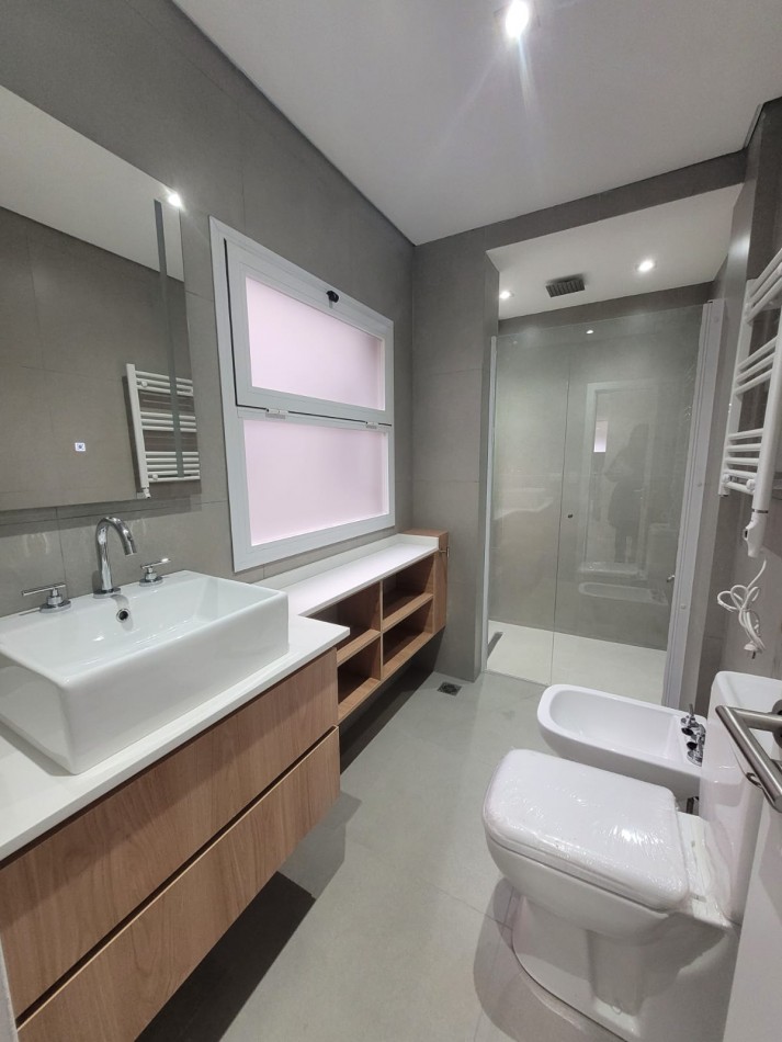 VENTA - DEPTO DOS AMBIENTES - FRENTE - PLAZA COLON