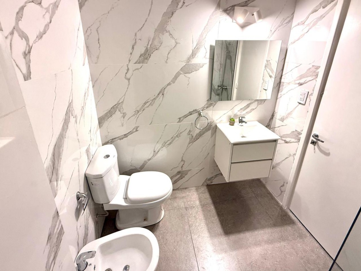VENTA - DEPARTAMENTO PLAZA COLON - DOS AMBIENTES - FRENTE