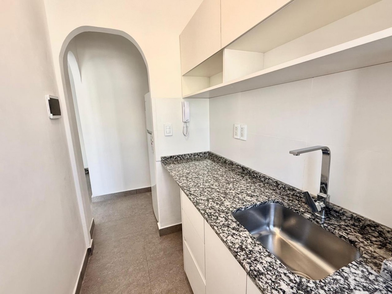 VENTA - DEPARTAMENTO PLAZA COLON - DOS AMBIENTES - FRENTE