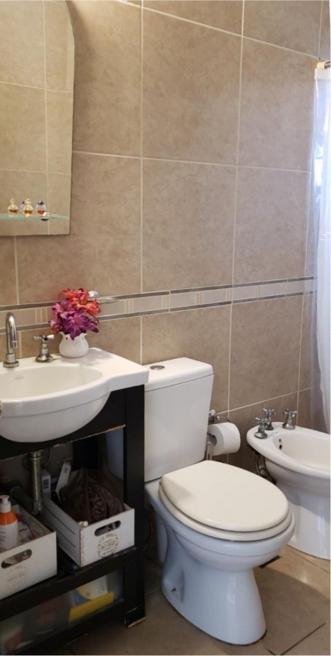 VENTA - PISO CUATRO AMBIENTES - LA PERLA