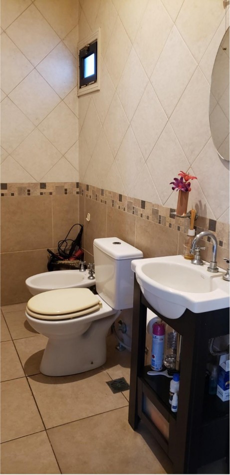 VENTA - PISO CUATRO AMBIENTES - LA PERLA