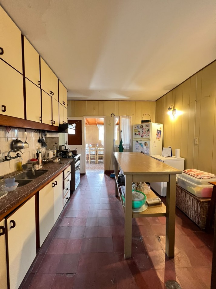 VENTA - CASA 4 AMBIENTES - PARQUE