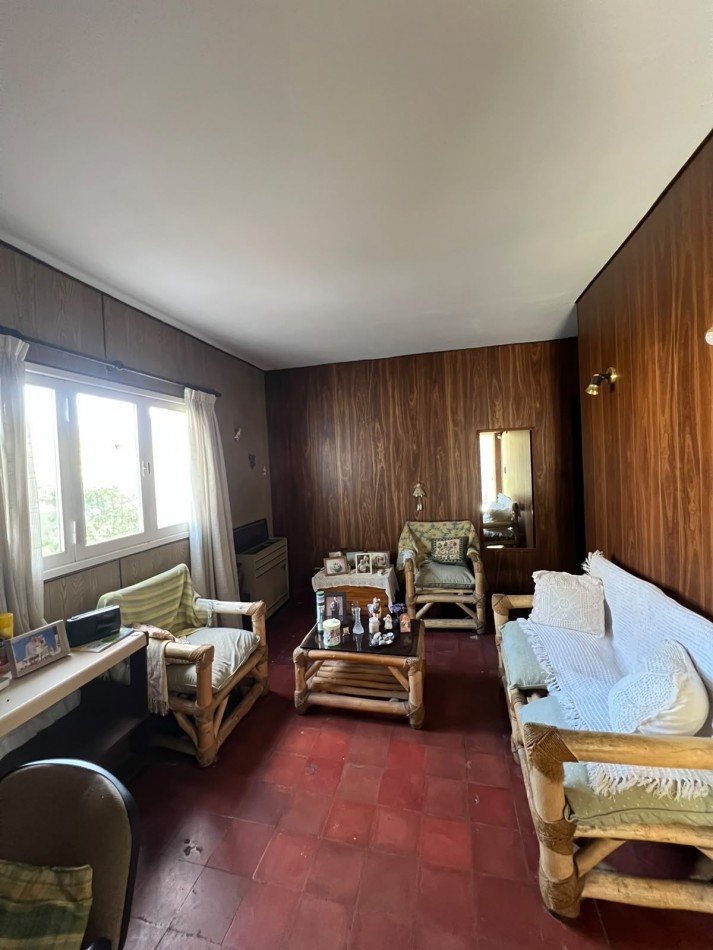 VENTA - CASA 4 AMBIENTES - PARQUE
