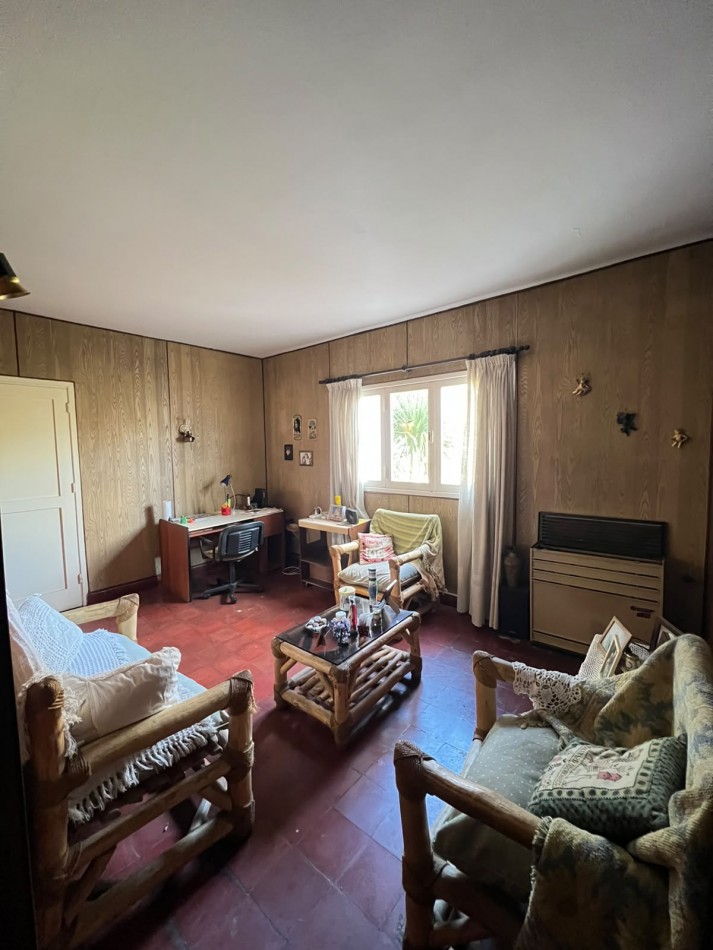 VENTA - CASA 4 AMBIENTES - PARQUE