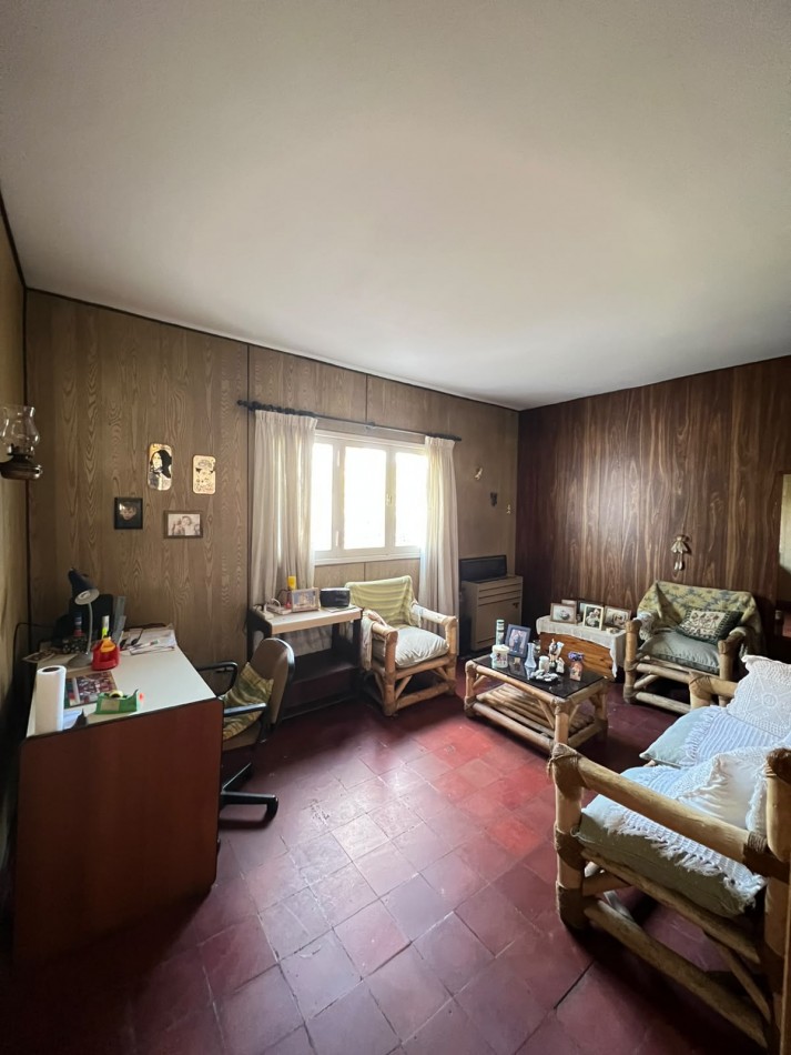 VENTA - CASA 4 AMBIENTES - PARQUE