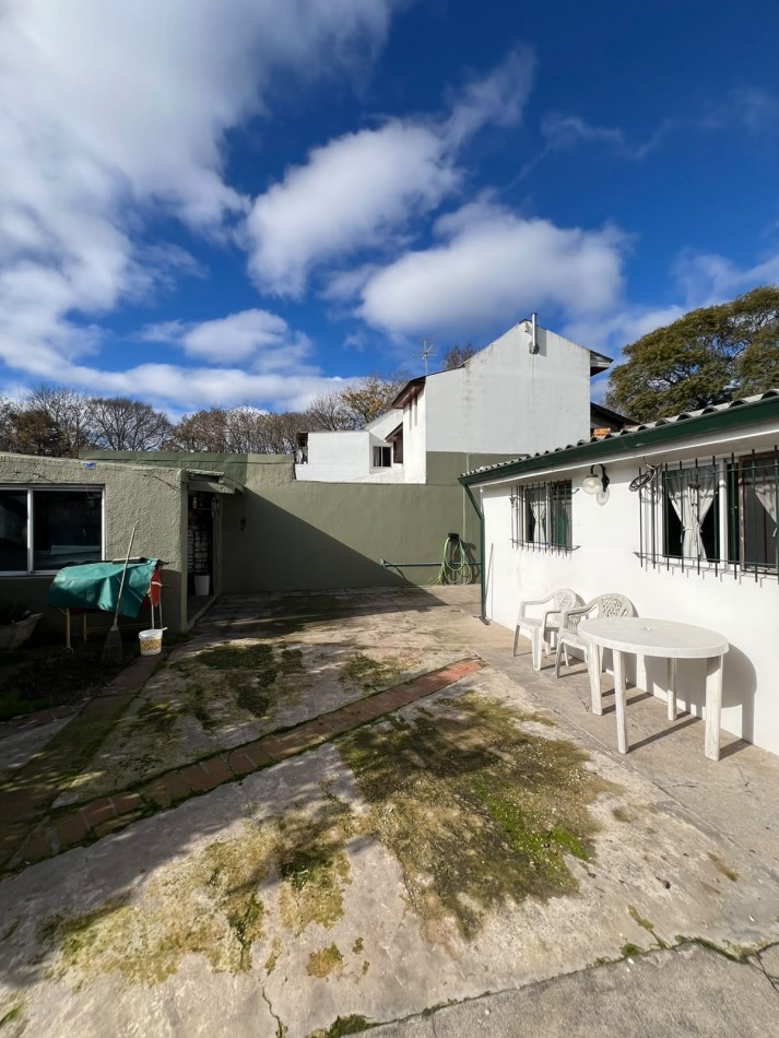 VENTA - CASA 4 AMBIENTES - PARQUE