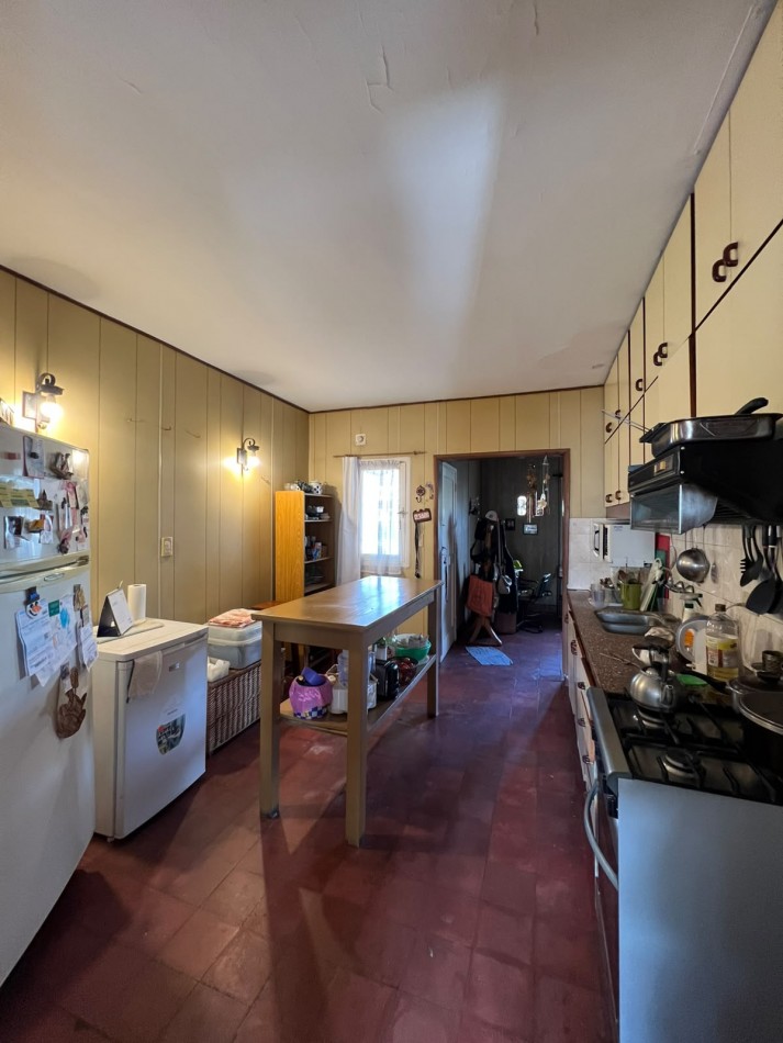 VENTA - CASA 4 AMBIENTES - PARQUE