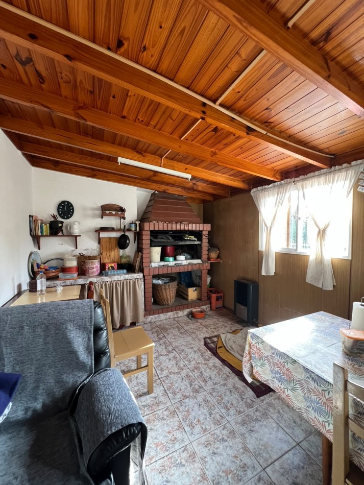 VENTA - CASA 4 AMBIENTES - PARQUE