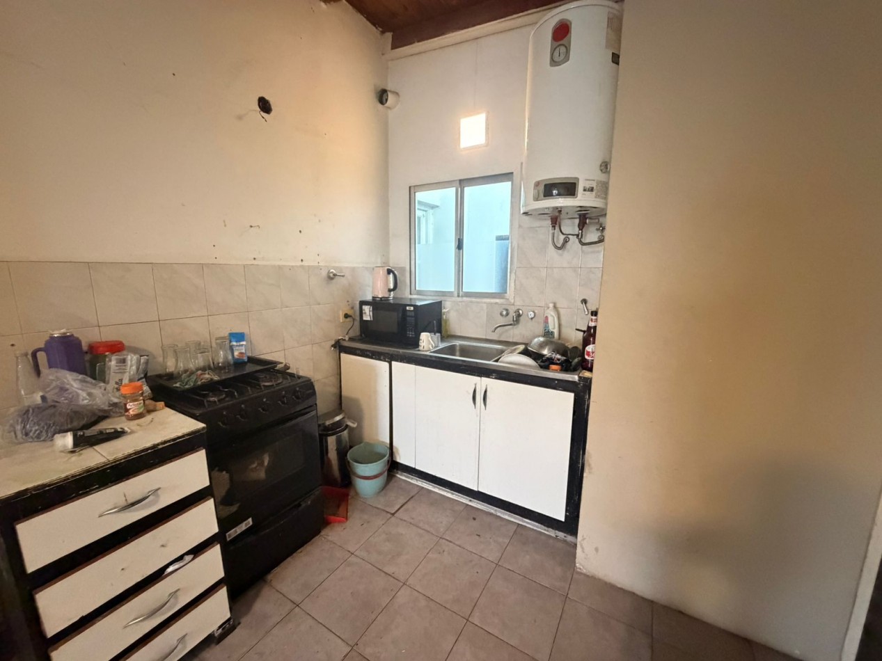 VENTA - CASA DOS AMBIENTES + DEPTO
