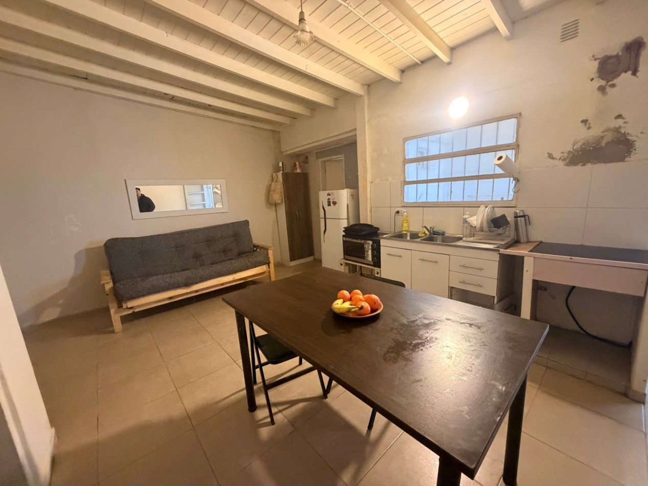 VENTA - CASA DOS AMBIENTES + DEPTO