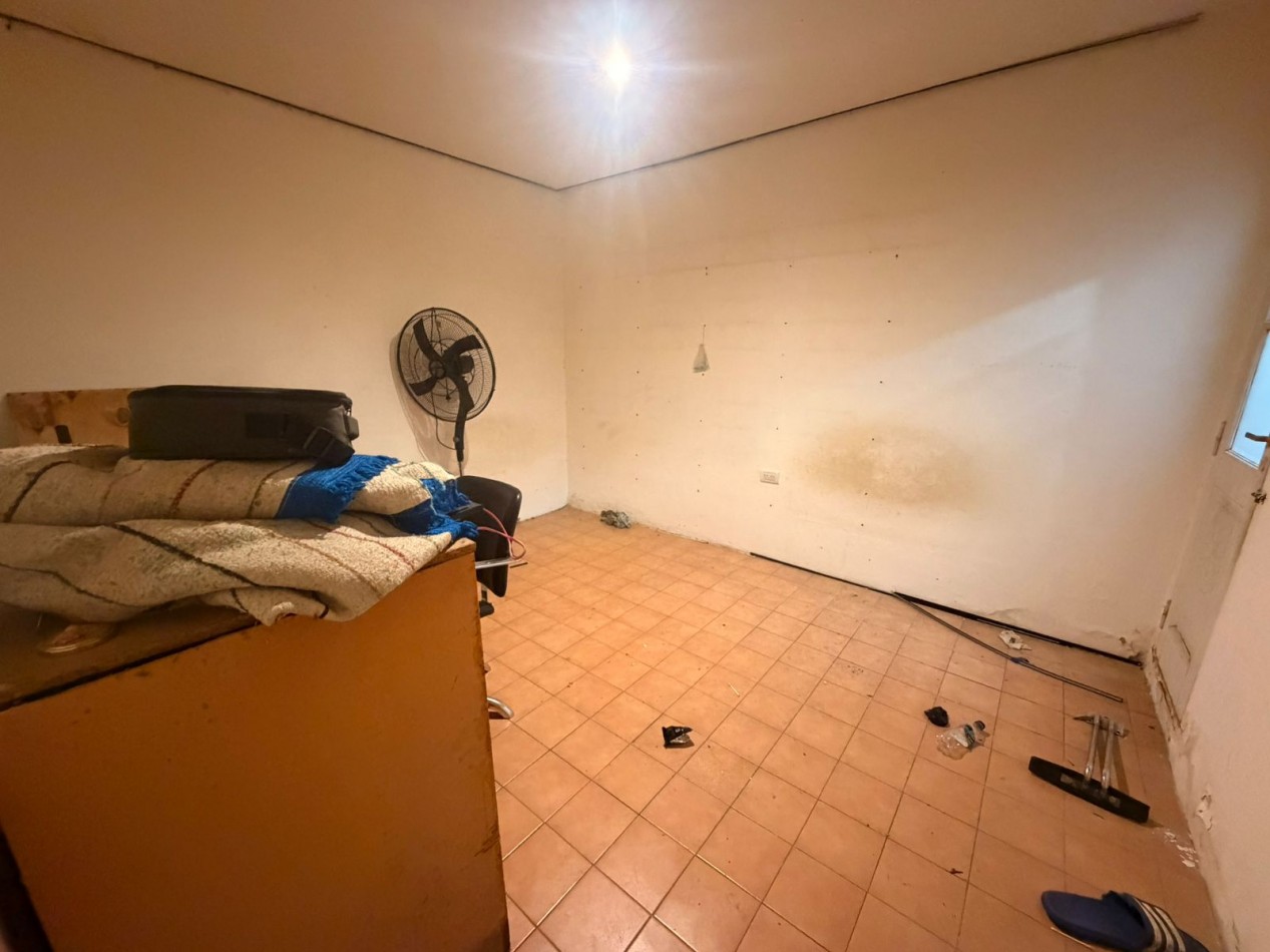 VENTA - CASA DOS AMBIENTES + DEPTO