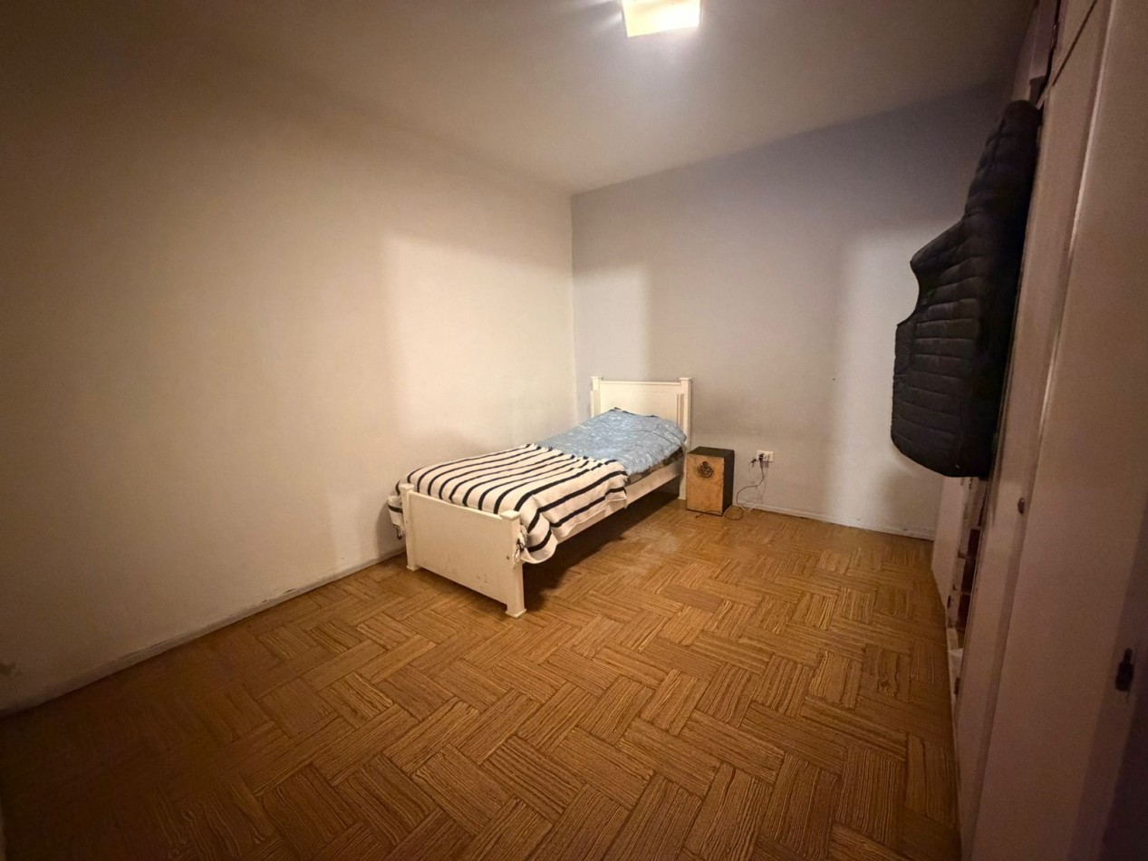 VENTA - CASA DOS AMBIENTES + DEPTO