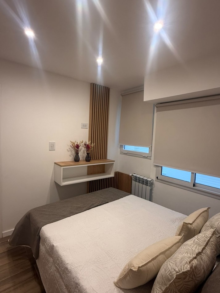 VENTA - DEPTO TRES AMBIENTES - FRENTE - COCHERA