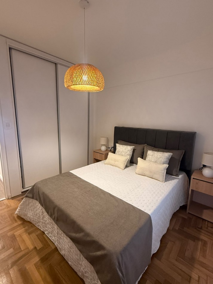 VENTA - DEPTO TRES AMBIENTES - FRENTE - COCHERA