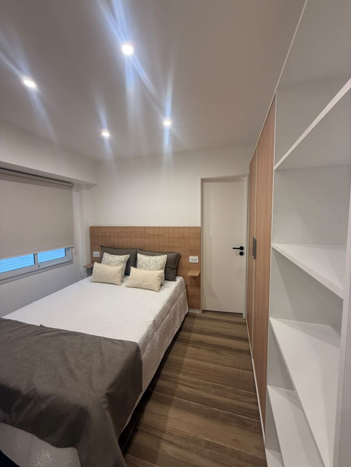 VENTA - DEPTO TRES AMBIENTES - FRENTE - COCHERA