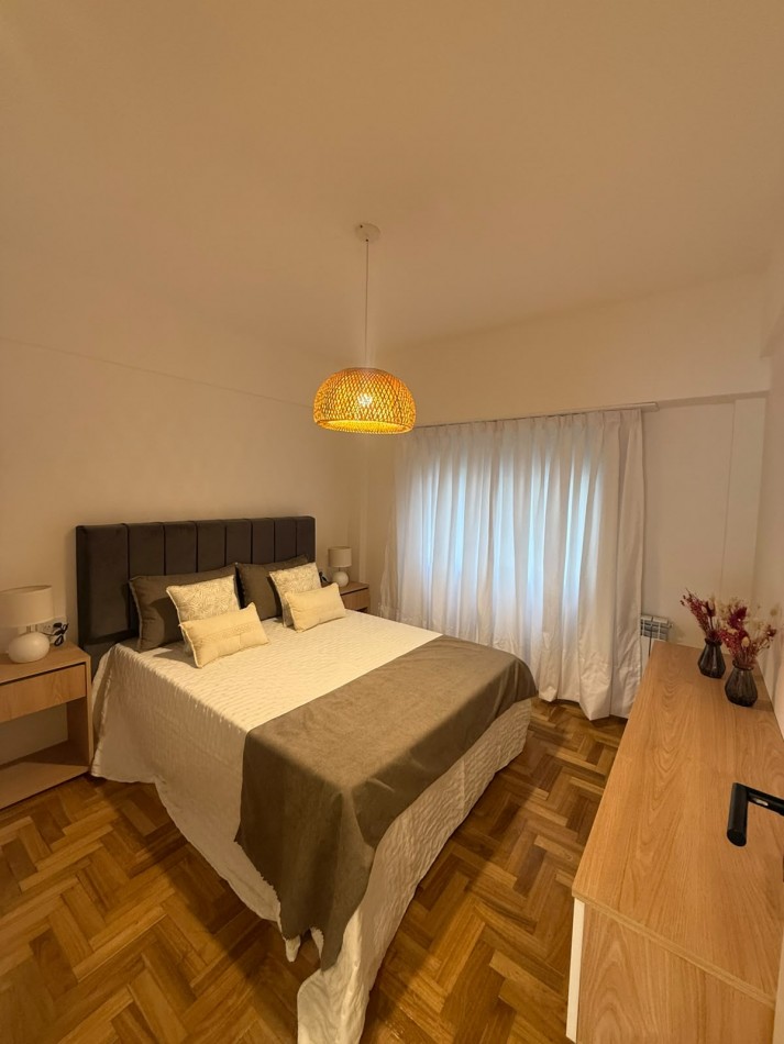 VENTA - DEPTO TRES AMBIENTES - FRENTE - COCHERA