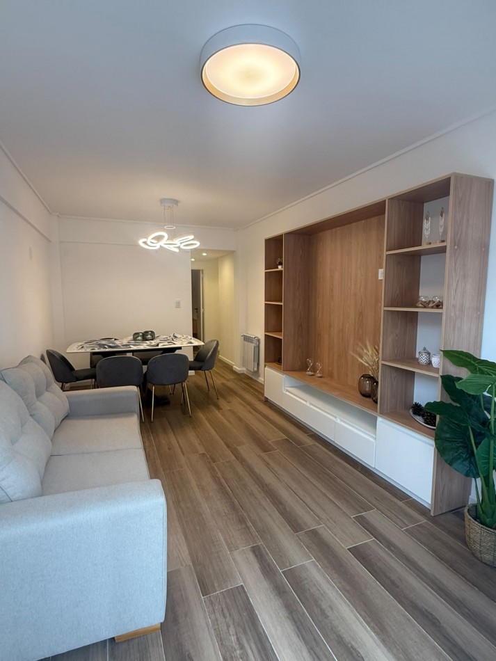 VENTA - DEPTO TRES AMBIENTES - FRENTE - COCHERA